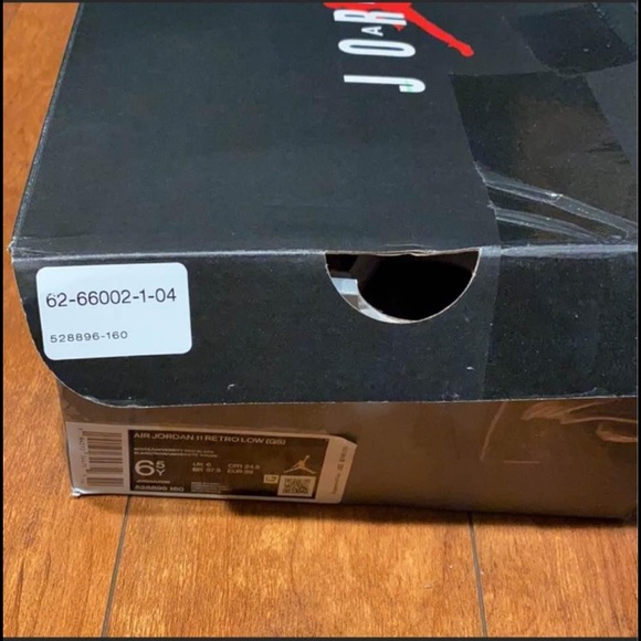 Jordan sneakers - Picture 3 of 3